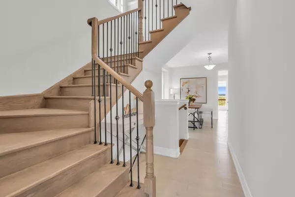 Georgina, ON L4P 0J2,69 Strathgreen LN