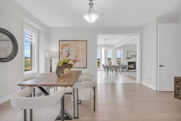 Georgina, ON L4P 0J2,69 Strathgreen LN