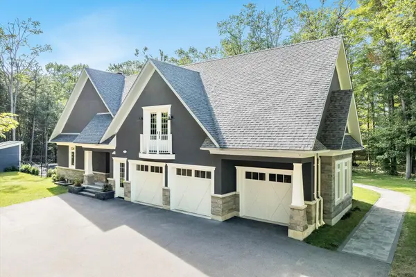 Springwater, ON L9X 0A1,20 Barrie Hill LN