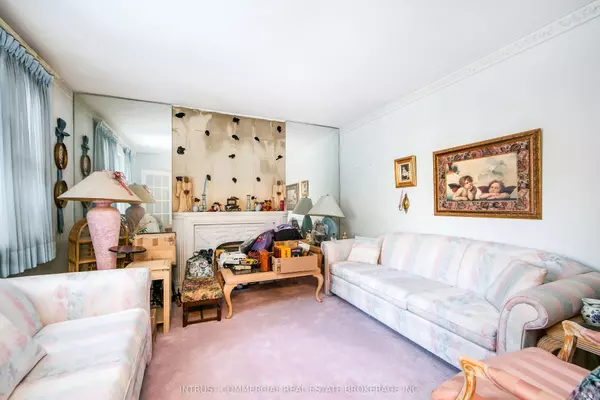 Toronto W03, ON M6M 1G9,13 Dunraven DR