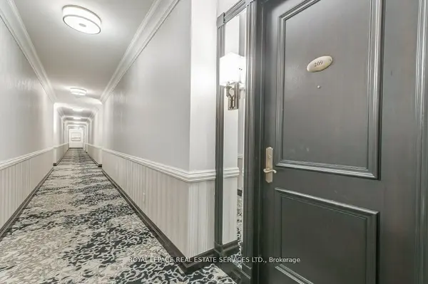 10 Old York Mills RD #209, Toronto C12, ON M2P 2G9