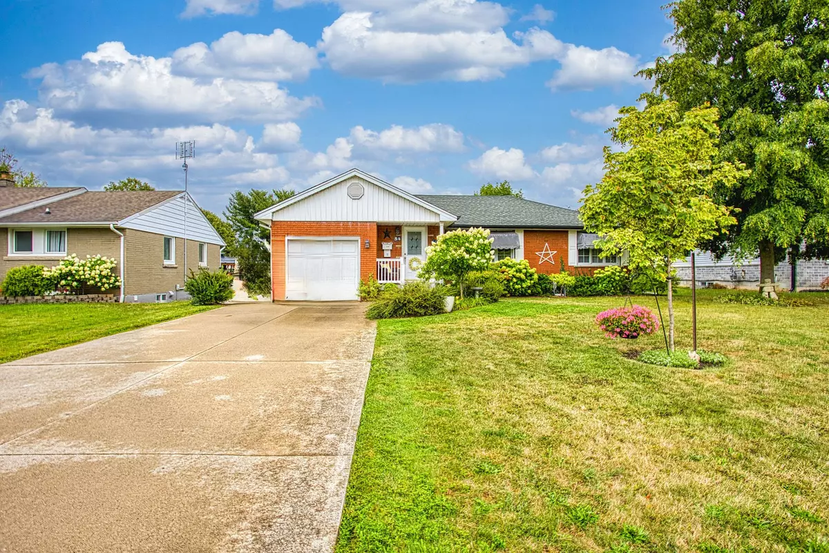 Grimsby, ON L3M 3Y2,54 Garden DR