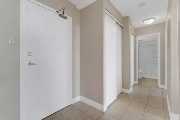 Niagara Falls, ON L2J 1H1,6390 Huggins ST #502