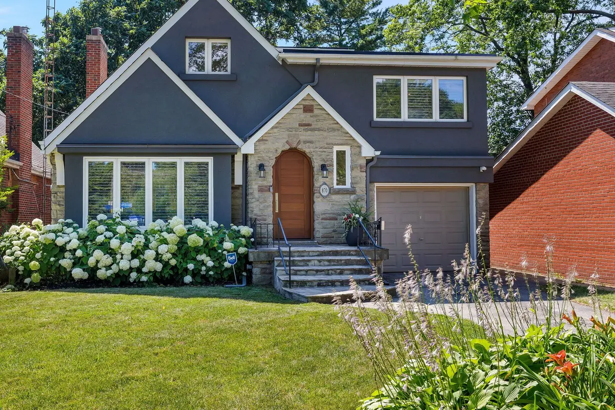 Toronto W07, ON M8Y 2V4,870 Royal York RD