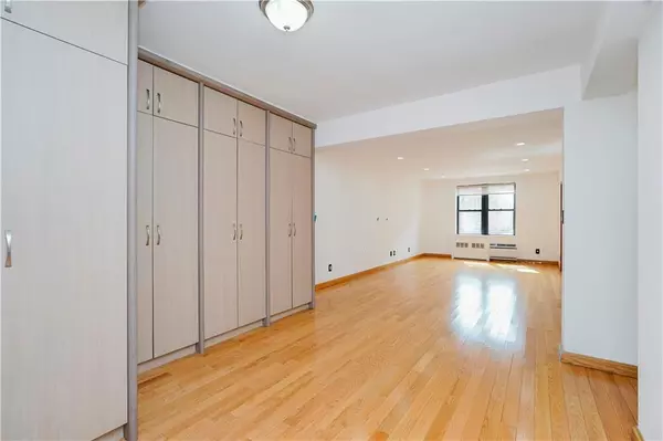 Brooklyn, NY 11235,1213 Avenue Z #B19