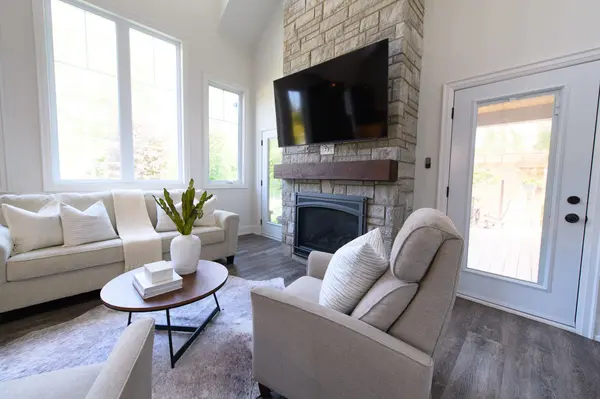 Wasaga Beach, ON L9Z 2X7,2165 Shore LN