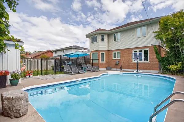 Peterborough, ON K9J 8C3,1805 Parkwood CIR