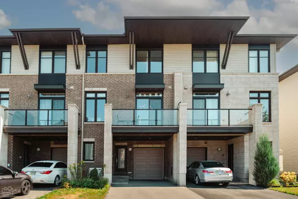 564 Labrador CRES, Blossom Park - Airport And Area, ON K1T 0R3