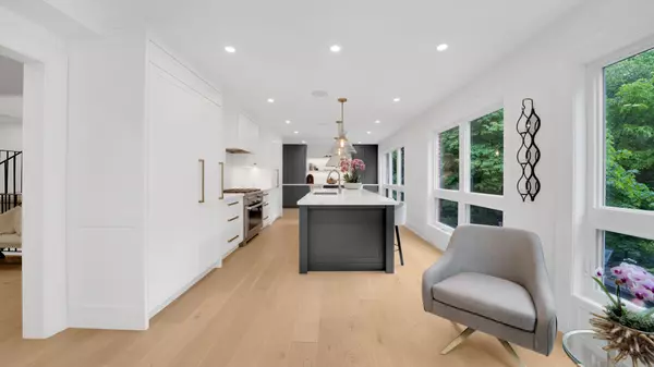 Toronto C12, ON M5L 2N5,15 Silvergrove RD