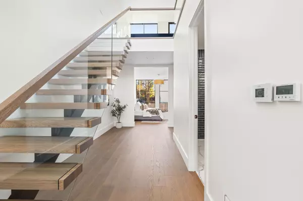 Westboro - Hampton Park, ON K1Z 6Y8,246 Byron AVE