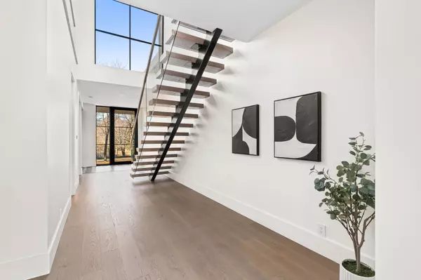 Westboro - Hampton Park, ON K1Z 6Y8,246 Byron AVE