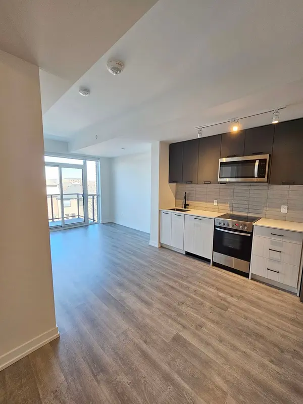 Toronto W02, ON M6N 0B3,2300 St Clair AVE W #427