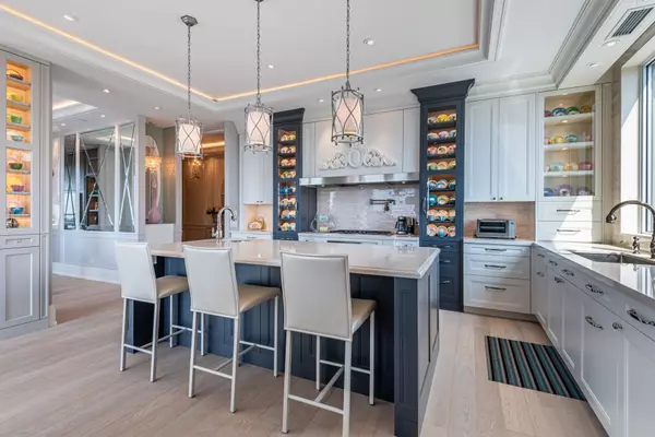 Toronto C03, ON M5P 1H1,60 Berwick AVE #PH1