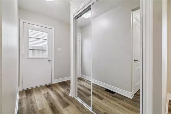 Hamilton, ON L9C 6T9,61 Adis AVE