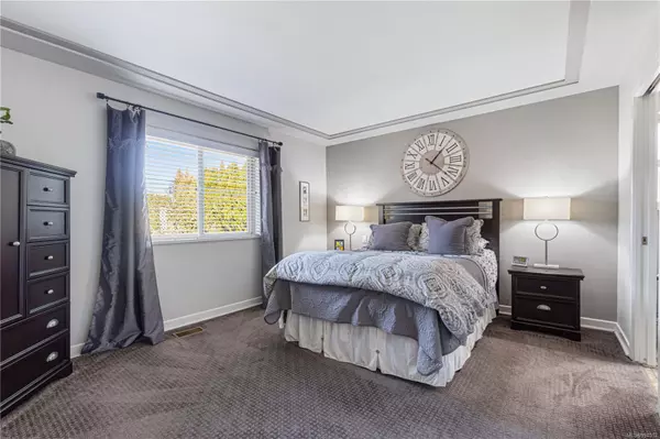 675 Lowry's Rd Parksville, BC V9P 2N9