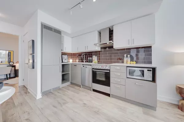 Toronto C10, ON M4S 0B5,125 Redpath AVE #702