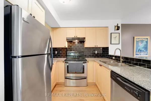 Toronto W08, ON M8Z 0A8,1050 The Queensway N/A #516