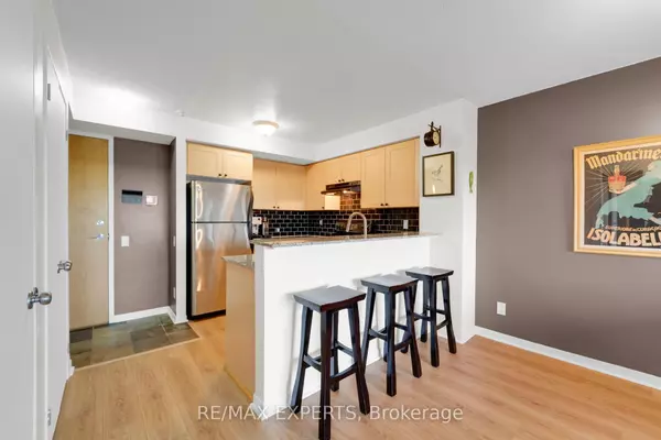 Toronto W08, ON M8Z 0A8,1050 The Queensway N/A #516