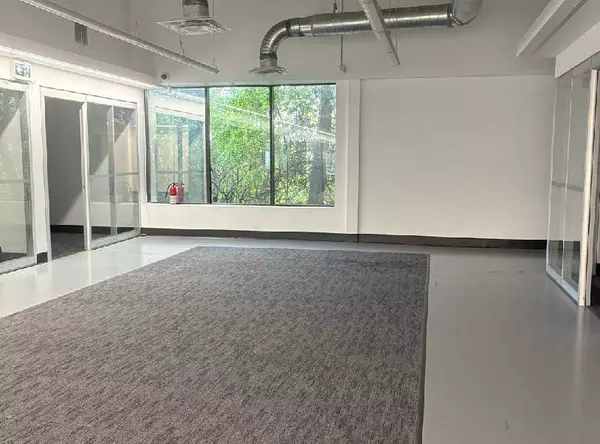 Toronto W10, ON M9W 1J1,1 City View DR