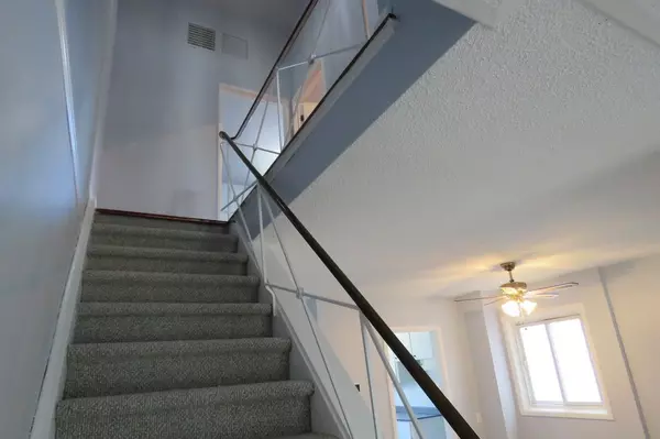 London East, ON N5Y 4S5,1002 Kipps LN