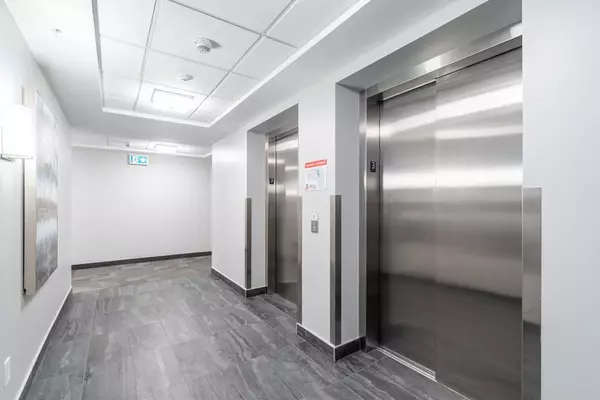 Hamilton, ON L8B 1V8,30 Hamilton ST S #213