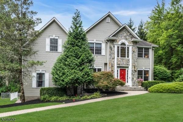 8 Sir Arthurs Ct, Sparta Twp., NJ 07871