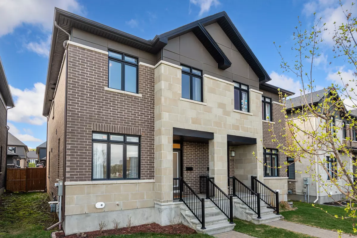 Manor Park - Cardinal Glen And Area, ON K1K 3X7,606 Mikinak RD