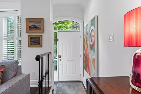 Toronto C09, ON M4T 1J8,90 Pleasant BLVD