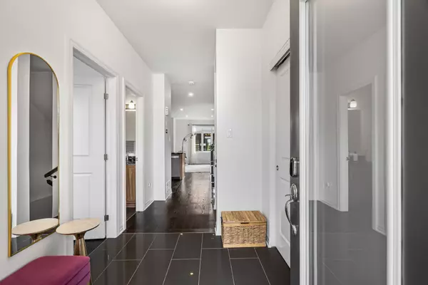 Manor Park - Cardinal Glen And Area, ON K1K 3X7,606 Mikinak RD