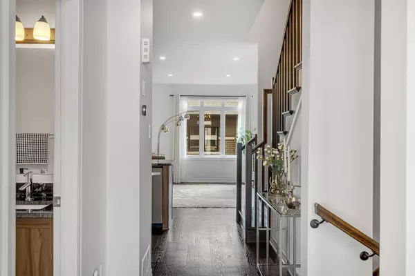 Manor Park - Cardinal Glen And Area, ON K1K 3X7,606 Mikinak RD