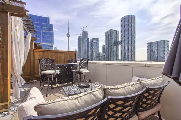 550 Front ST W #PH6, Toronto C01, ON M5V 3N5