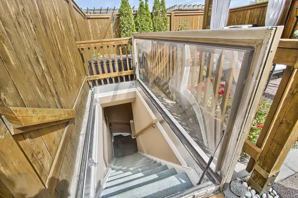 550 Front ST W #PH6, Toronto C01, ON M5V 3N5