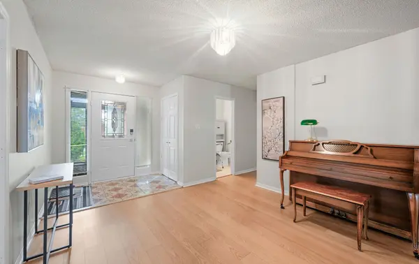 Mississauga, ON L5L 3H1,4205 Sawmill Valley DR