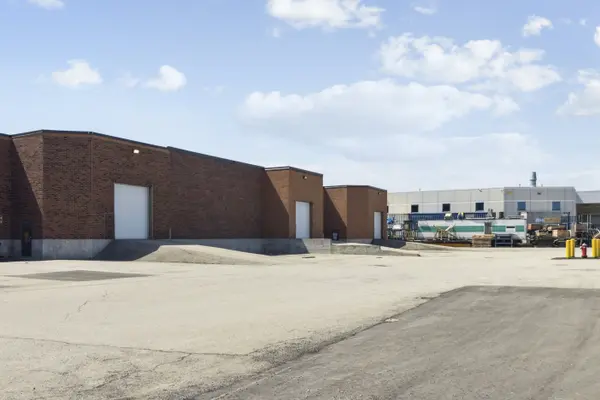 Mississauga, ON L5S 1W2,6895 Menway CT