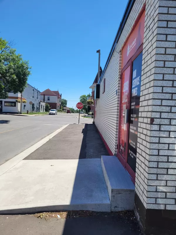 Welland, ON L3C 4Z9,68 West Main ST #Basement