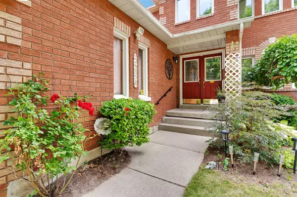 Cambridge, ON N1T 1L8,20 Anglerock DR