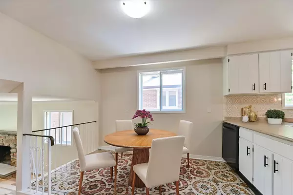 Brampton, ON L6V 3G8,44 Petunias RD