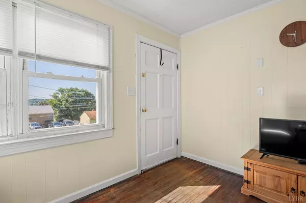 Altavista, VA 24517,1012 Park ST