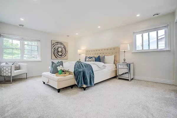 Toronto C13, ON M3B 3B4,11 Abbeywood TRL