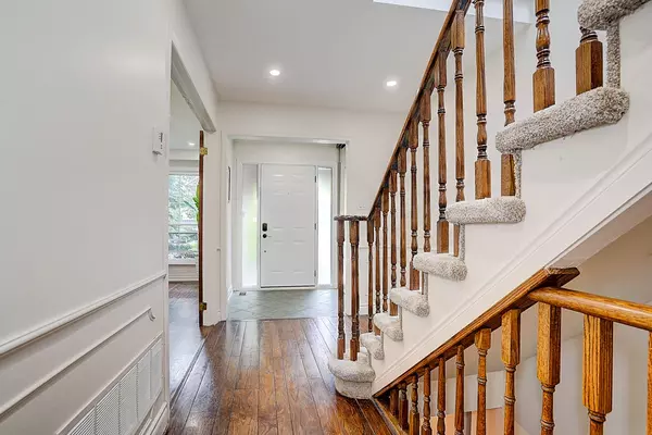 Toronto C13, ON M3B 3B4,11 Abbeywood TRL