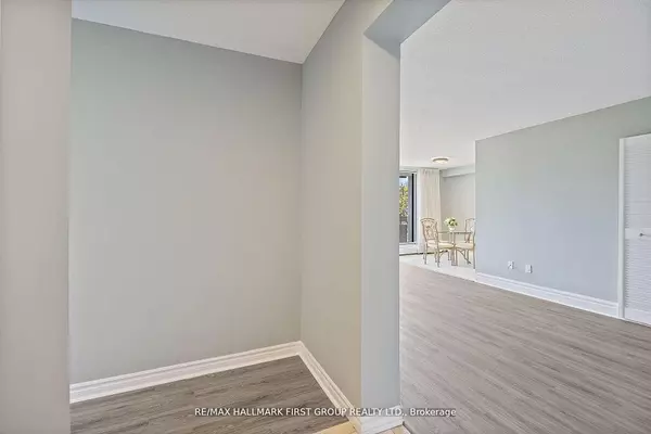 Pickering, ON L1W 2Z3,1210 Radom ST #307