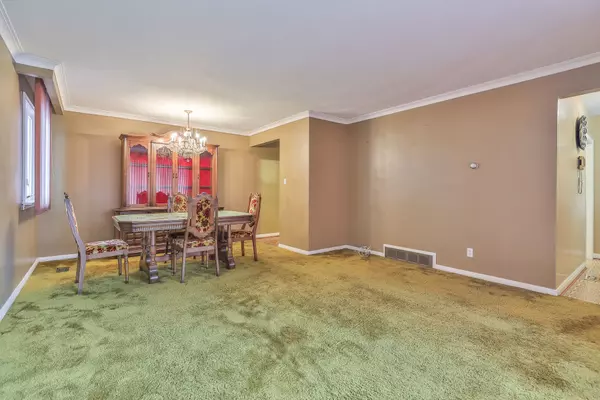 Toronto W04, ON M6L 2B3,35 Beckett AVE