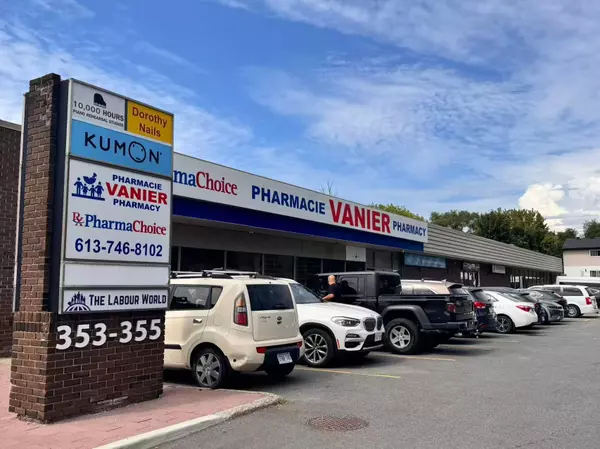 353 Montreal RD #104, Vanier And Kingsview Park, ON K1L 6B1