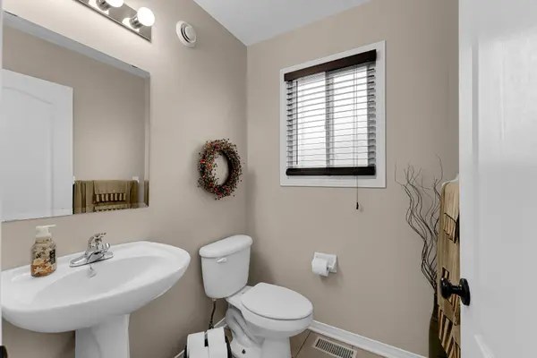 Kingston, ON K7P 0C4,1172 Halifax DR