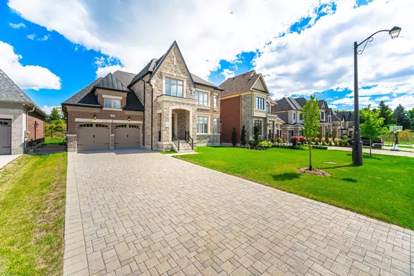 Vaughan, ON L4H 4P1,33 Sculpture Garden LN