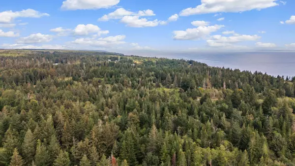 Comox, BC V9M 5M9,Lot C Waveland Rd