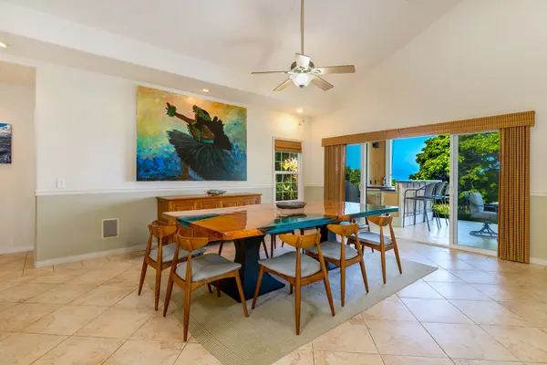 Holualoa, HI 96725,75-5792 MAMALAHOA HIGHWAY