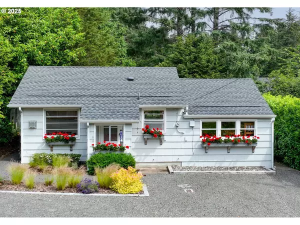 714 7TH ST, Gearhart, OR 97138