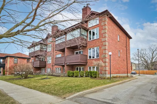 Collingwood, ON L9Y 2P3,215 Pine ST #4