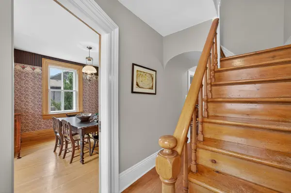 East Gwillimbury, ON L0G 1M0,36 Main ST